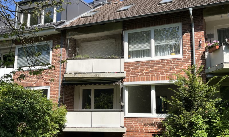 Abseits der Hauptstraße - perfekt geschnitten, gepflegt und mit Balkon zu Sonne