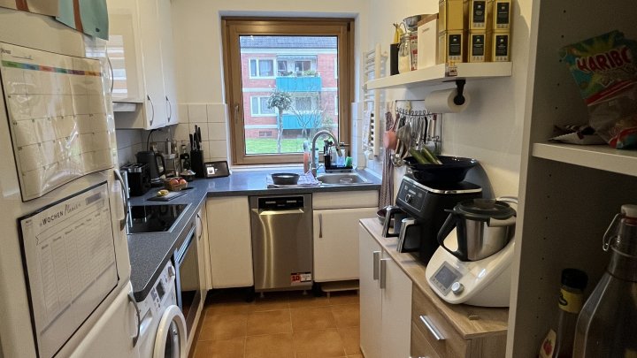 Nur ein Katzensprung zum Alsterlauf und ins AEZ – bestens geschnittenes Zuhause mit Westbalkon