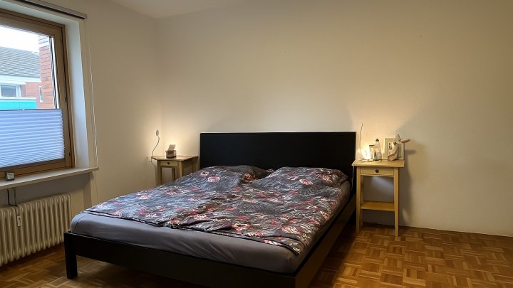 Nur ein Katzensprung zum Alsterlauf und ins AEZ – bestens geschnittenes Zuhause mit Westbalkon