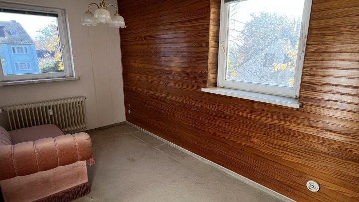 Vom Balkon einen Elbblick erhaschen -ideal geschnitten, schön hell sowie großer Keller und Stellplatz inkl.