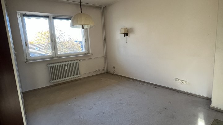 Vom Balkon einen Elbblick erhaschen -ideal geschnitten, schön hell sowie großer Keller und Stellplatz inkl.