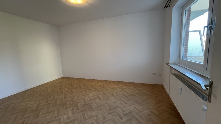 Verschiedene Optionen inklusive - Herrlich ruhig, zwei Balkone und KFZ-Stellplatz neben dem Haus