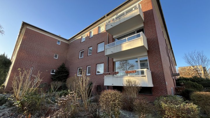 Verschiedene Optionen inklusive - Herrlich ruhig, zwei Balkone und KFZ-Stellplatz neben dem Haus