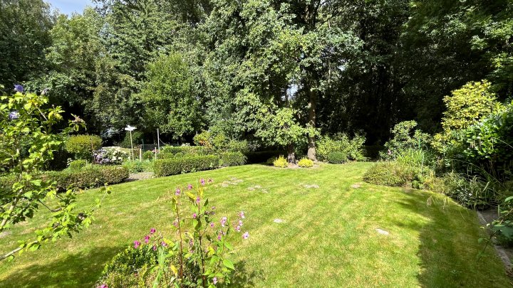 Anpacken und schönmachen - sanierungsbedürftig, viel Platz und herrlicher Garten