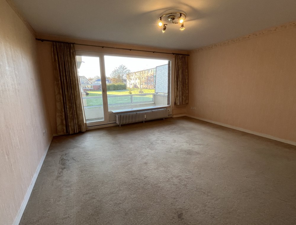 Geräumiges Wohnzimmer