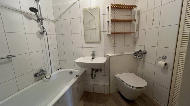 Keine Käuferprovision - herrlich ruhig, Südbalkon, Tiefgarage und ein Katzensprung ins Zentrum