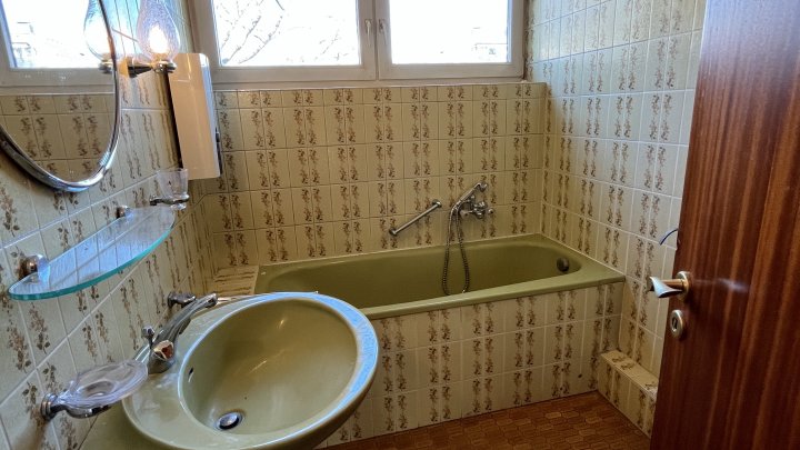 Sonnenterrasse, Kamin und herrlicher Gartenblick – sanierungsbedürftiges Zuhause in Marienthal