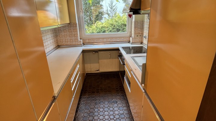 Sonnenterrasse, Kamin und herrlicher Gartenblick – sanierungsbedürftiges Zuhause in Marienthal