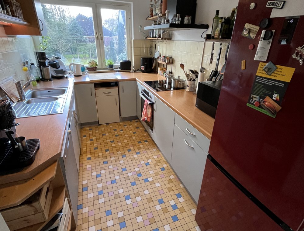 Küche (Geräte nicht inkl.)