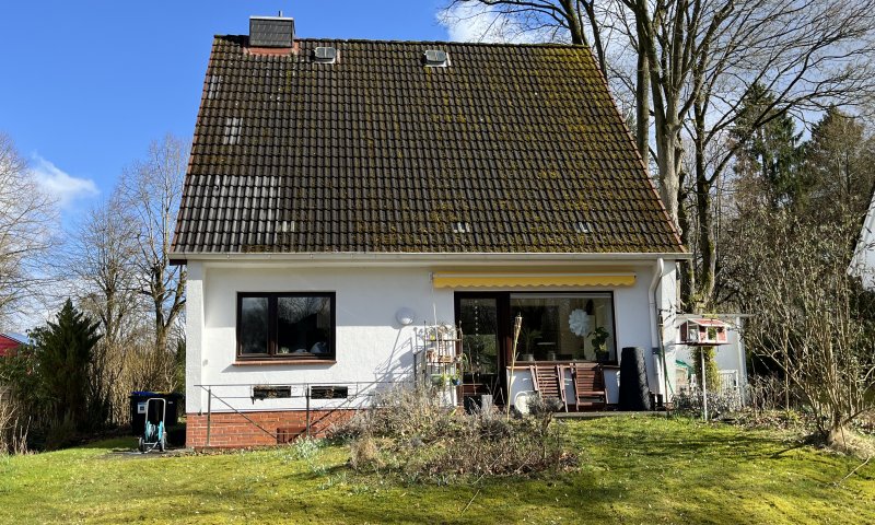 Gemütlich, gepflegt und herrlicher Garten – Einfamilienhaus in Adresslage von Ahrensburg