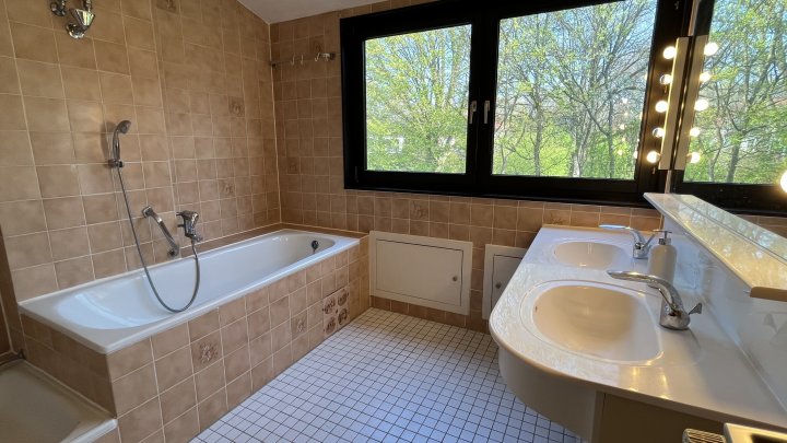 Am Ende einer Sackgasse - herrlich ruhig, gepflegt und Einzelgarage inklusive