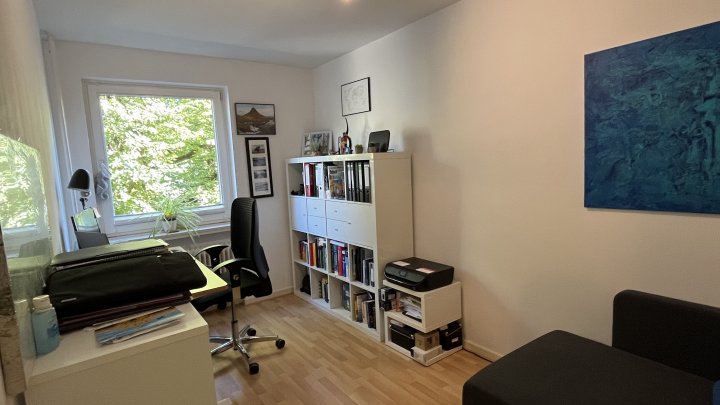 3 Zimmer in Barmbek mit Südbalkon und Blick in die Gärten - ruhig und doch mittendrin