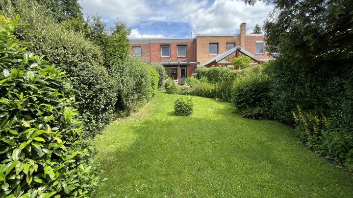 Gemütliches und gepflegtes Zuhause mit Gartenparadies zur Sonne und hervorragender Infrastruktur
