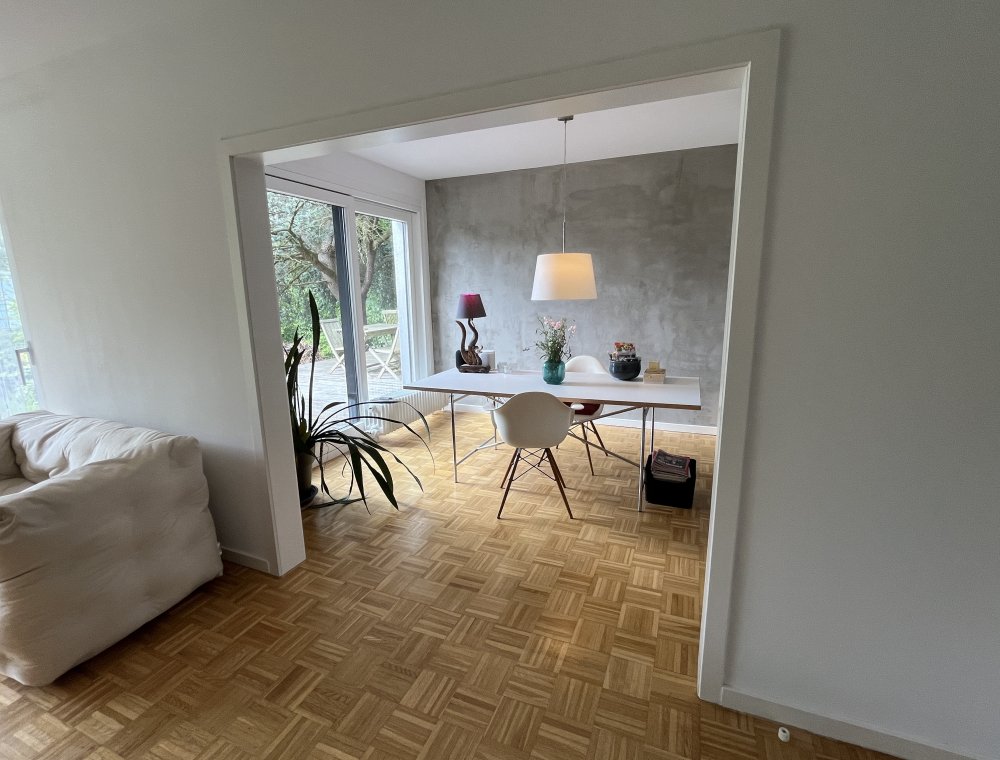 Viel Licht im Esszimmer