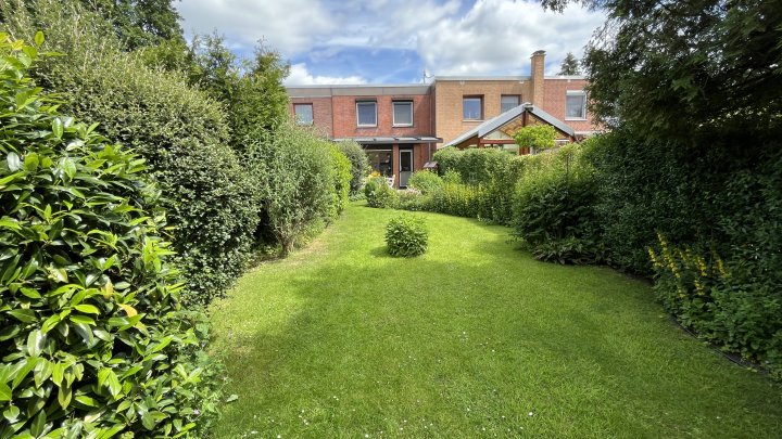 Gemütliches und gepflegtes Zuhause mit Gartenparadies zur Sonne und hervorragender Infrastruktur